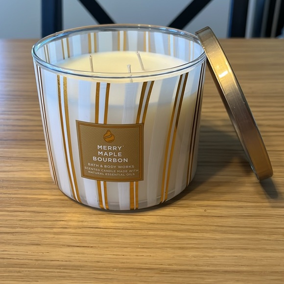Bath & Body Works 3 Wick Candle. Merry Maple Bourbon. - Picture 2 of 3